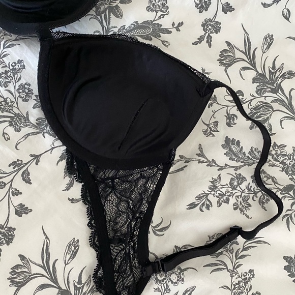 Calvin Klein Plunge Push Up Bra - Picture 3 of 4